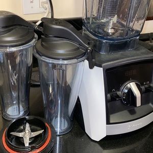 Vitamix A2500 Ascent Series Smart Blender